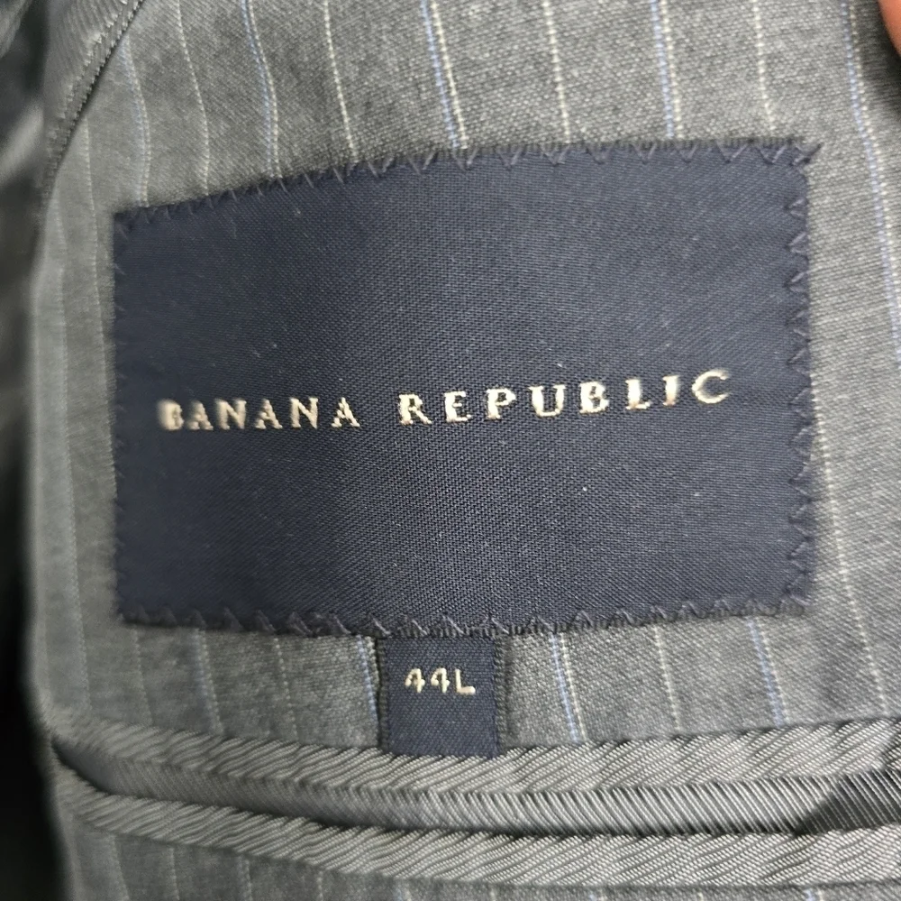 Banana Republic Blazer Sports Coat Men 44L Gray PinStriped 2button Exellcent